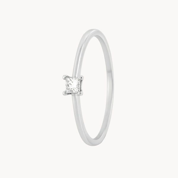ANILLO SOLITARIO CUATRO GARRAS CON DIAMANTE TALLA PRINCESA 0.13 QUILATES ELIANA