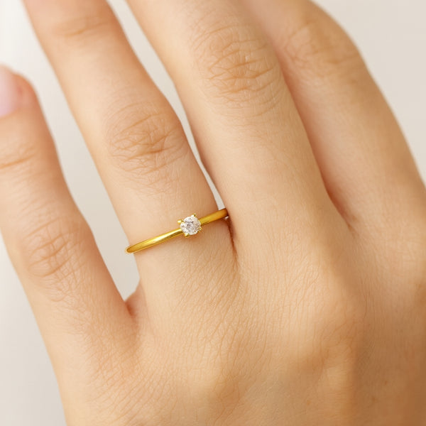 ANILLO SOLITARIO CUATRO GARRAS CON DIAMANTE 0.16 QUILATES GERTIE