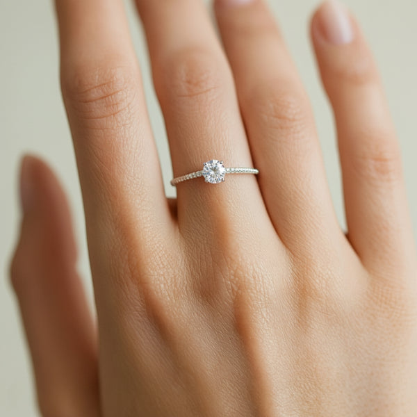 ANILLO SOLITARIO CON CIRCONITAS GLORIANA