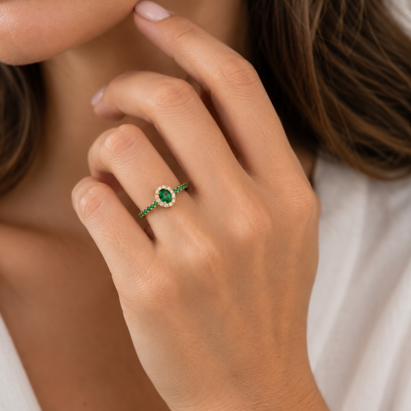 ANILLO GRANATES TSAVORITAS Y ORLA DE DIAMANTES