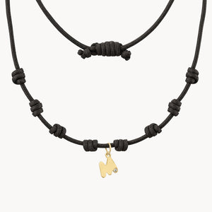 COLLAR MACRAME INICIAL CON DIAMANTE