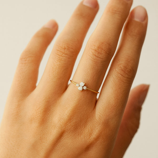 ANILLO CON DIAMANTES BASIRA