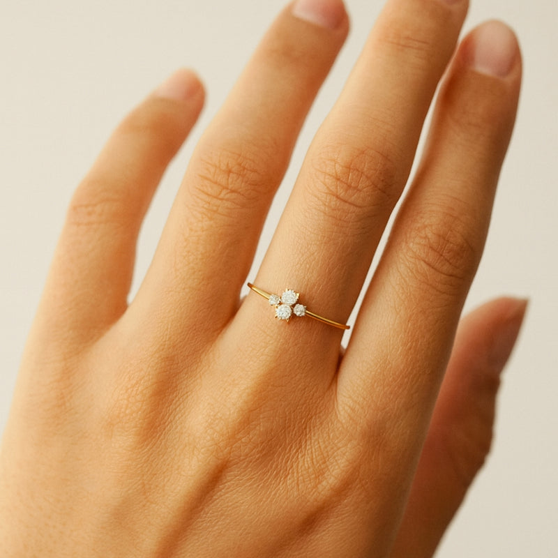 ANILLO CON DIAMANTES BASIRA
