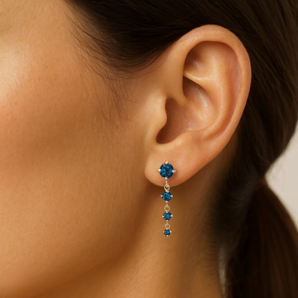 PENDIENTES LARGOS CON TOPACIOS LONDON BLUE ARETHA