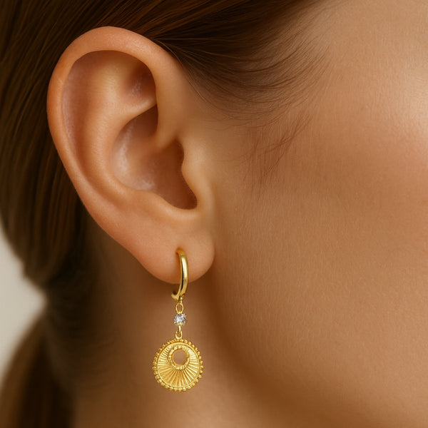 PENDIENTES MOTIVO CIRCULAR Y DIAMANTES LILLY