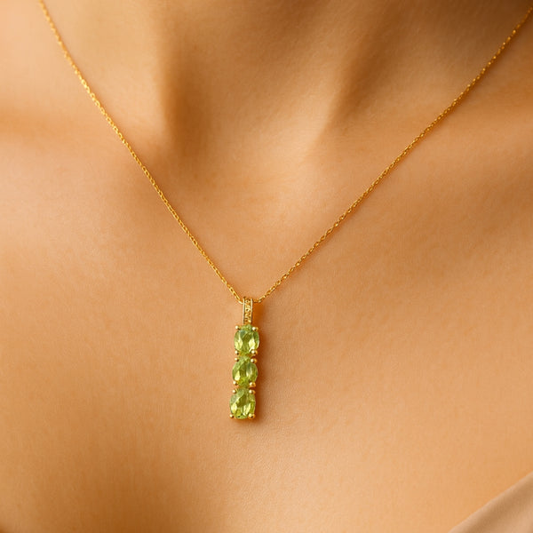 COLGANTE CON GRANATES TSAVORITAS Y DIAMANTES AISHA