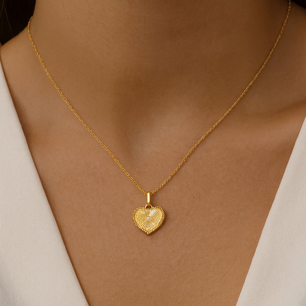 COLGANTE CORAZON CON DIAMANTE NADJA