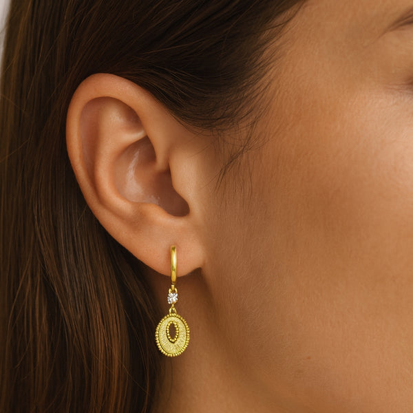 PENDIENTES OVAL CON DIAMANTE DUNJA