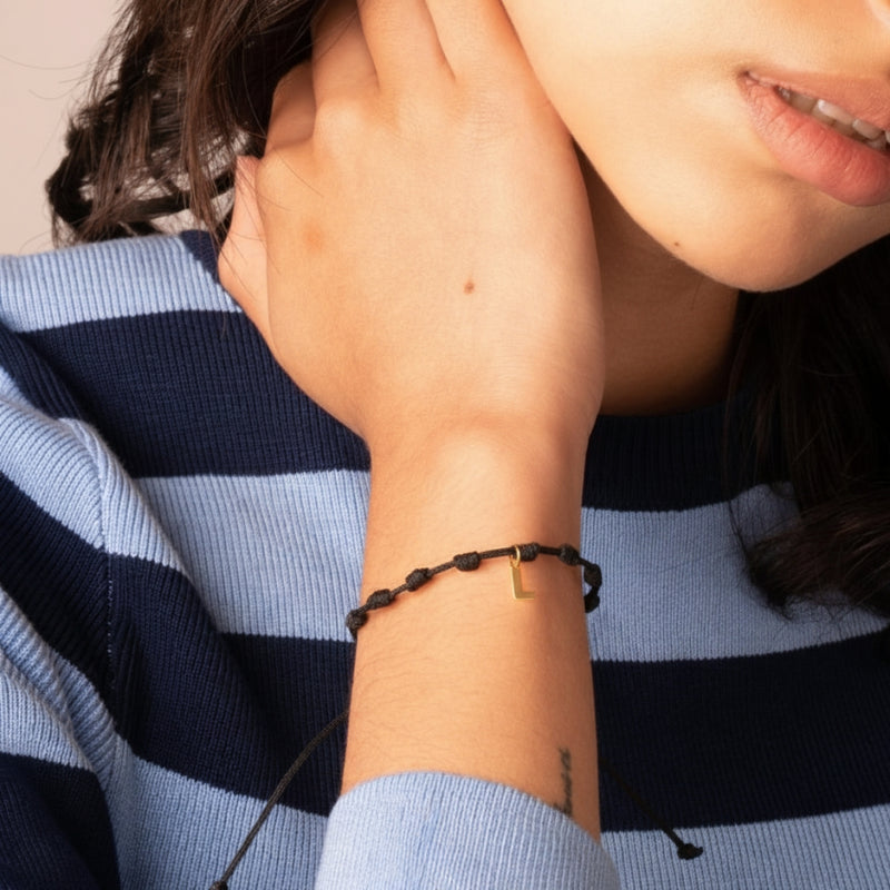 PULSERA MACRAME INICIAL