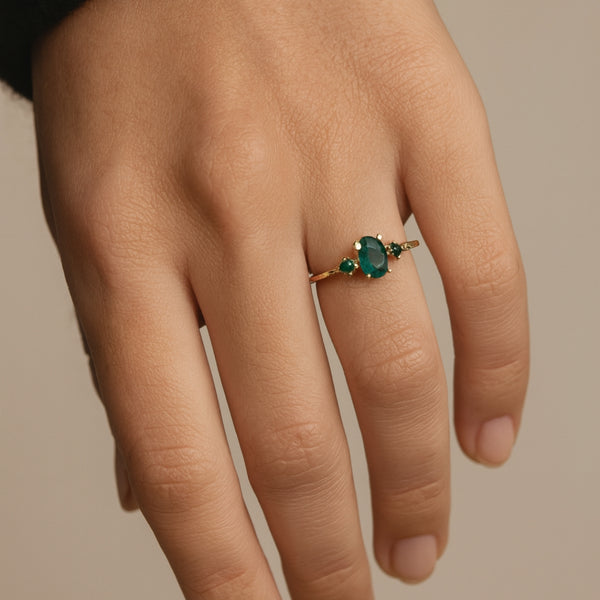 ANILLO DIAMANTES Y ESMERALDAS LOVISA