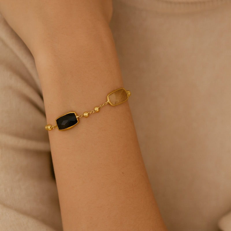 PULSERA CON CUARZOS RUTILADOS Y BOLAS ORO SATINADO