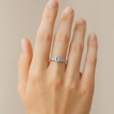 ANILLO CON TOPACIOS AZULES KIRSTIN