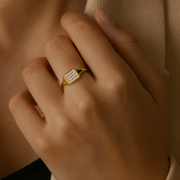 ANILLO SELLO CON DIAMANTES JOLENE