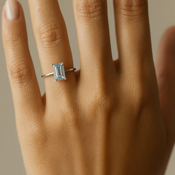 ANILLO CON AGUAMARINA BECKA