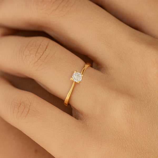 ANILLO SOLITARIO CUATRO GARRAS CON DIAMANTE 0.10 QUILATES LINNIE
