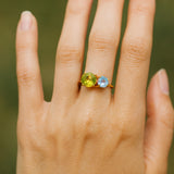 ANILLO CON OLIVINO Y TOPACIO AZUL MAHALIA