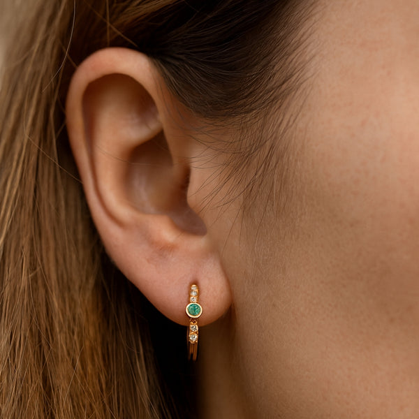 PENDIENTES AROS CON CIRCONITAS BLANCAS Y VERDES NICOLETA