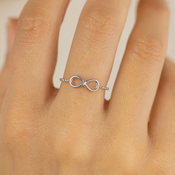 ANILLO INFINITO CON CIRCONITA JANELLE