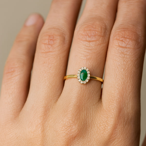 ANILLO ESMERALDA Y DIAMANTES PAOLINA