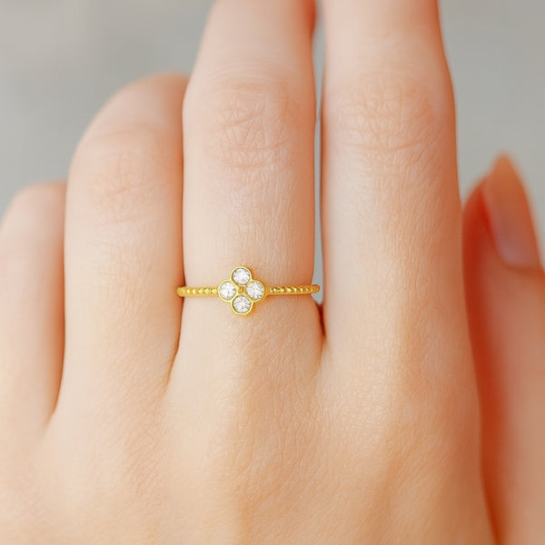 ANILLO ROMBO CON DIAMANTES WYNONA
