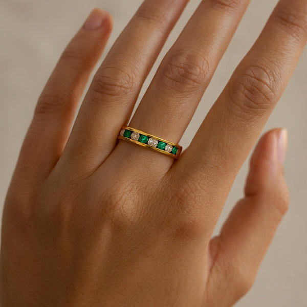 ANILLO ESMERALDAS Y CIRCONITAS BLANCAS FRANZI