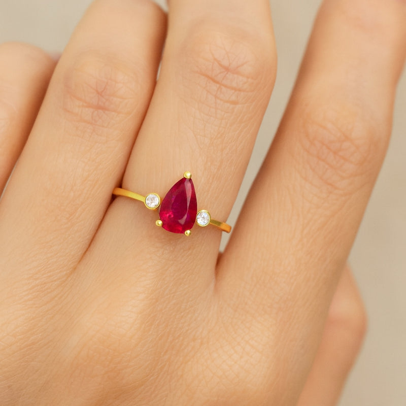 ANILLO RUBI Y DIAMANTES PEGGY
