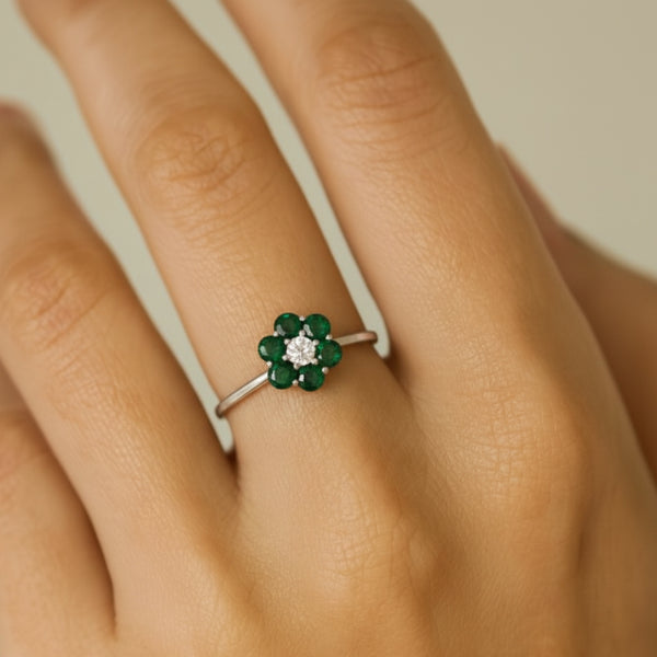 ANILLO FLOR CIRCONITAS VERDE Y BLANCAS MAHSA