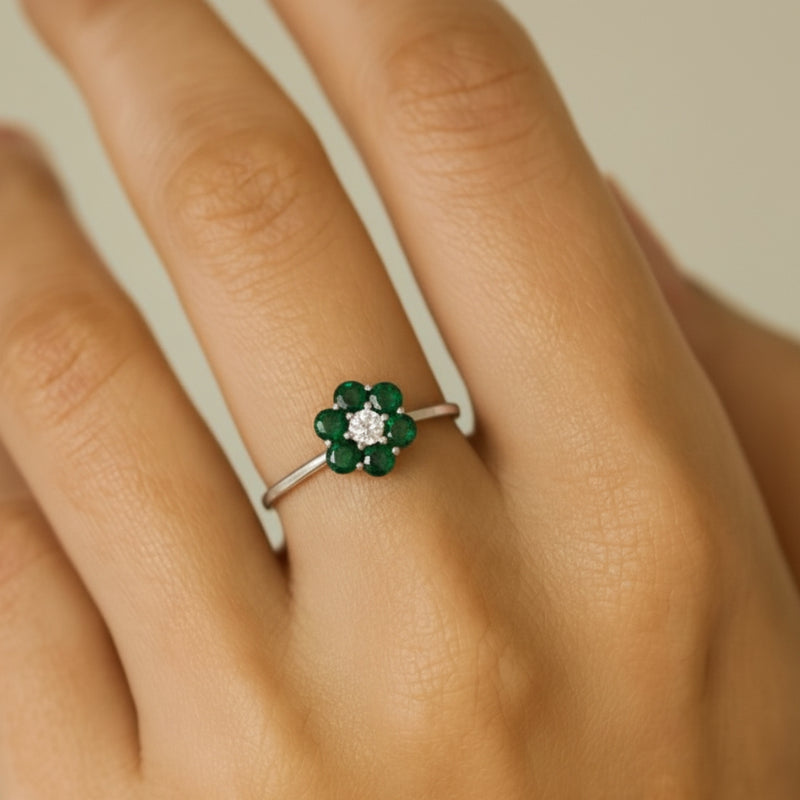 ANILLO FLOR CIRCONITAS VERDE Y BLANCAS MAHSA