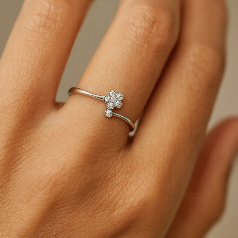 ANILLO FLOR CON CIRCONITAS DELORA