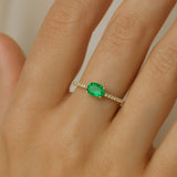 ANILLO ESMERALDA Y DIAMANTES PETRA