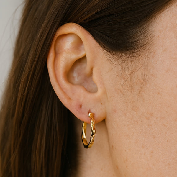 PENDIENTES AROS FORMA TRENZADA EFECTO RETORCIDO 20MM