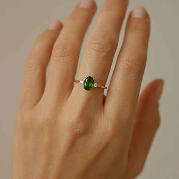 ANILLO ESMERALDA Y DIAMANTES PIEDRA DE CUMPLEAÑOS MAYO