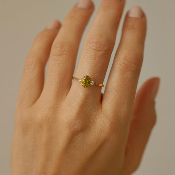 ANILLO OLIVINO Y DIAMANTES PIEDRA DE CUMPLEAÑOS AGOSTO