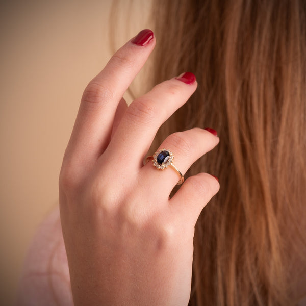 ANILLO ZAFIRO 7X5MM Y DIAMANTES CREADOS 0.30 QUILATES DIANE III