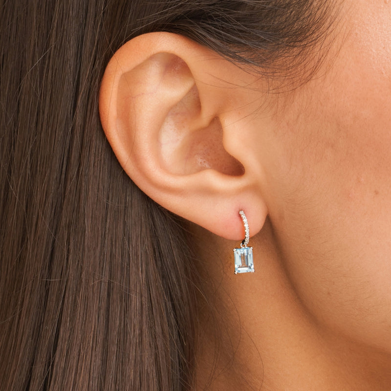 Des boucles d'oreilles