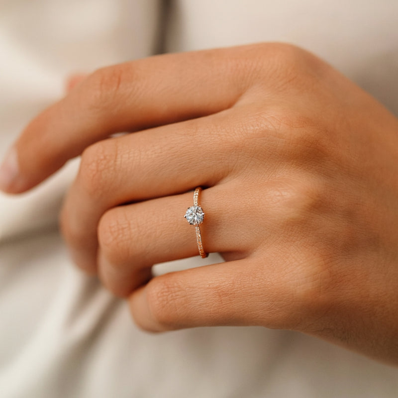 ANILLO SOLITARIO CON CIRCONITAS DEMI