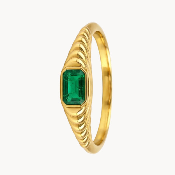 ANILLO SELLO GALLONES CON ESMERALDA EN TALLA ESMERALDA