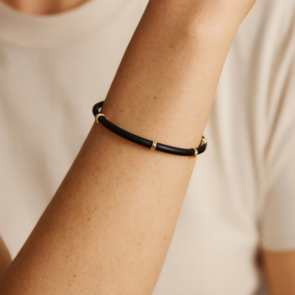 PULSERA DE CUERO CON MOTIVOS GALE