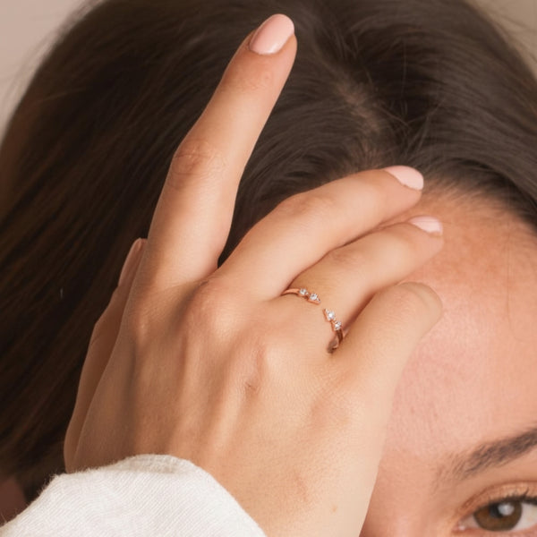ANILLO ABIERTO CON DIAMANTES INNA