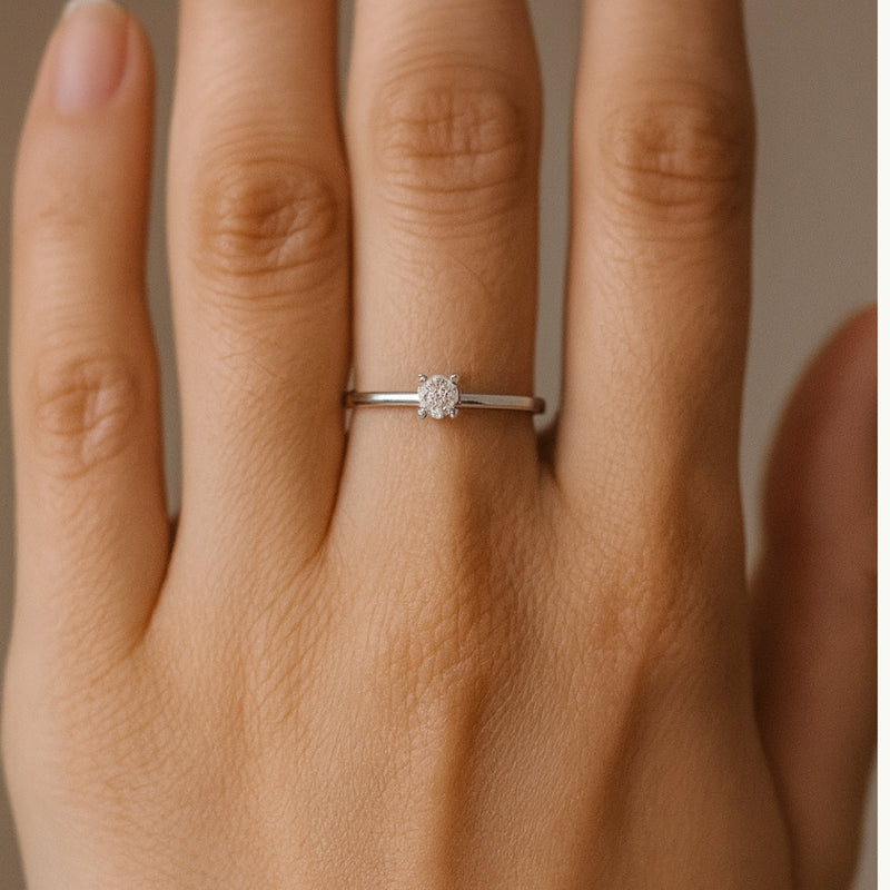 ANILLO SOLITARIO CON DIAMANTE 0.19 QUILATES NEFELI