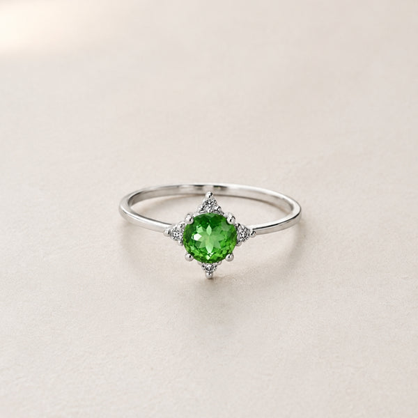 VINTAGE RING WITH EMERALD AND DIAMONDS