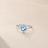 ANILLO VINTAGE CON TOPACIO AZUL Y DIAMANTES