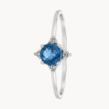VINTAGE RING WITH SAPPHIRE AND DIAMONDS