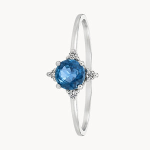 VINTAGE RING WITH SAPPHIRE AND DIAMONDS