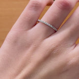 ANEL MEIA ALIANÇA COM DIAMANTES 0,21 QUILATES SAMANTA