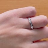 ANEL MEIA ALIANÇA COM DIAMANTES 0,15 QUILATES JENNICA