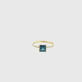 Anillo Oro 18 kilates topacio london blue y circonitas blancas Charlotte