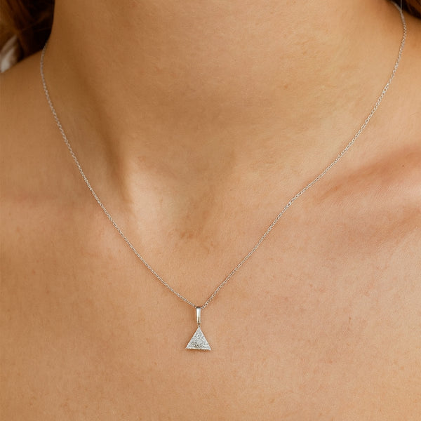 COLGANTE TRIANGULO CON DIAMANTES TATIENNE