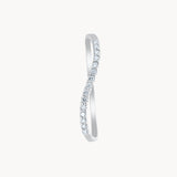 Anillo Oro blanco 18 kilates curvo carril con diamantes Ema 1